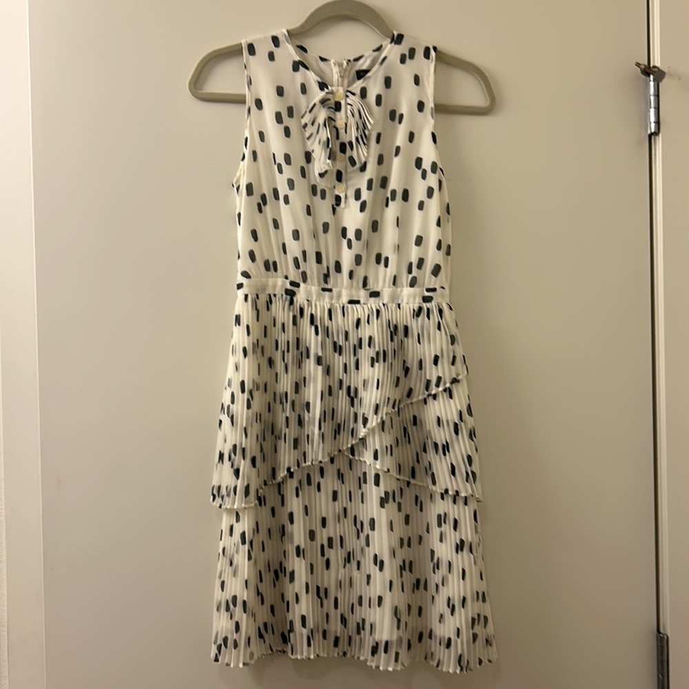 Banana Republic black and white polka dot sleeveless dress size 0.